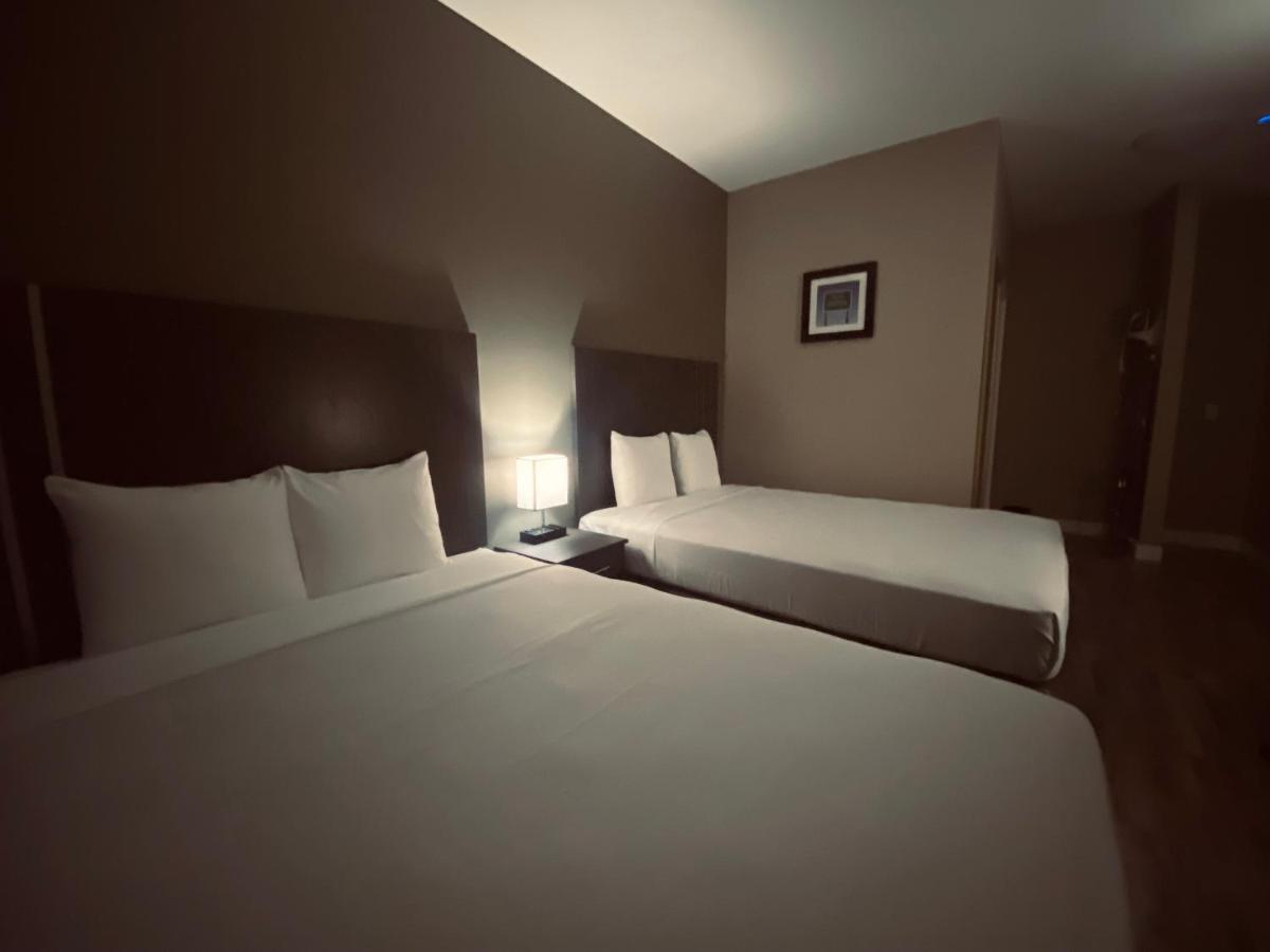Econo Lodge Принс-Джордж Екстер'єр фото