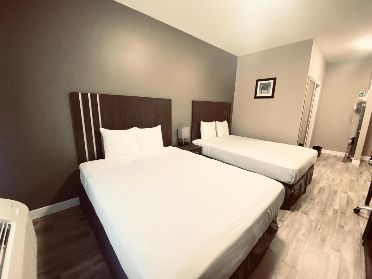 Econo Lodge Принс-Джордж Екстер'єр фото
