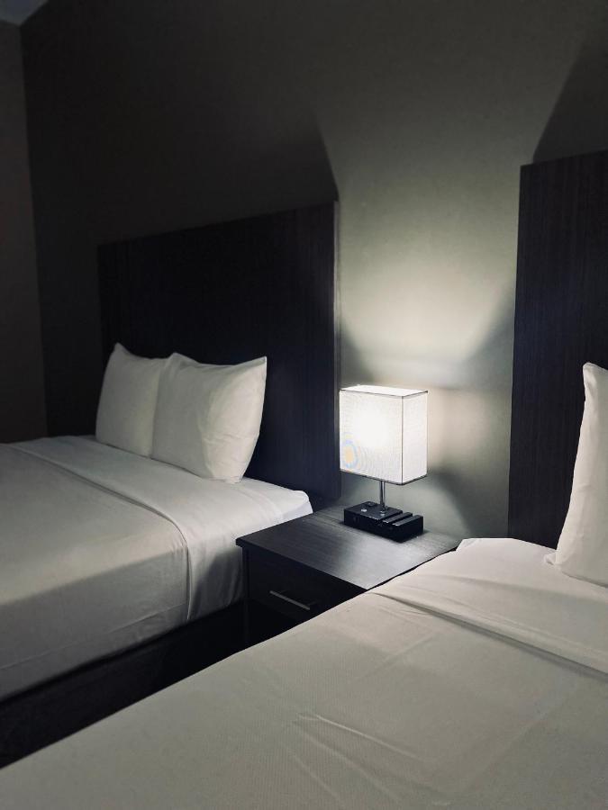 Econo Lodge Принс-Джордж Екстер'єр фото