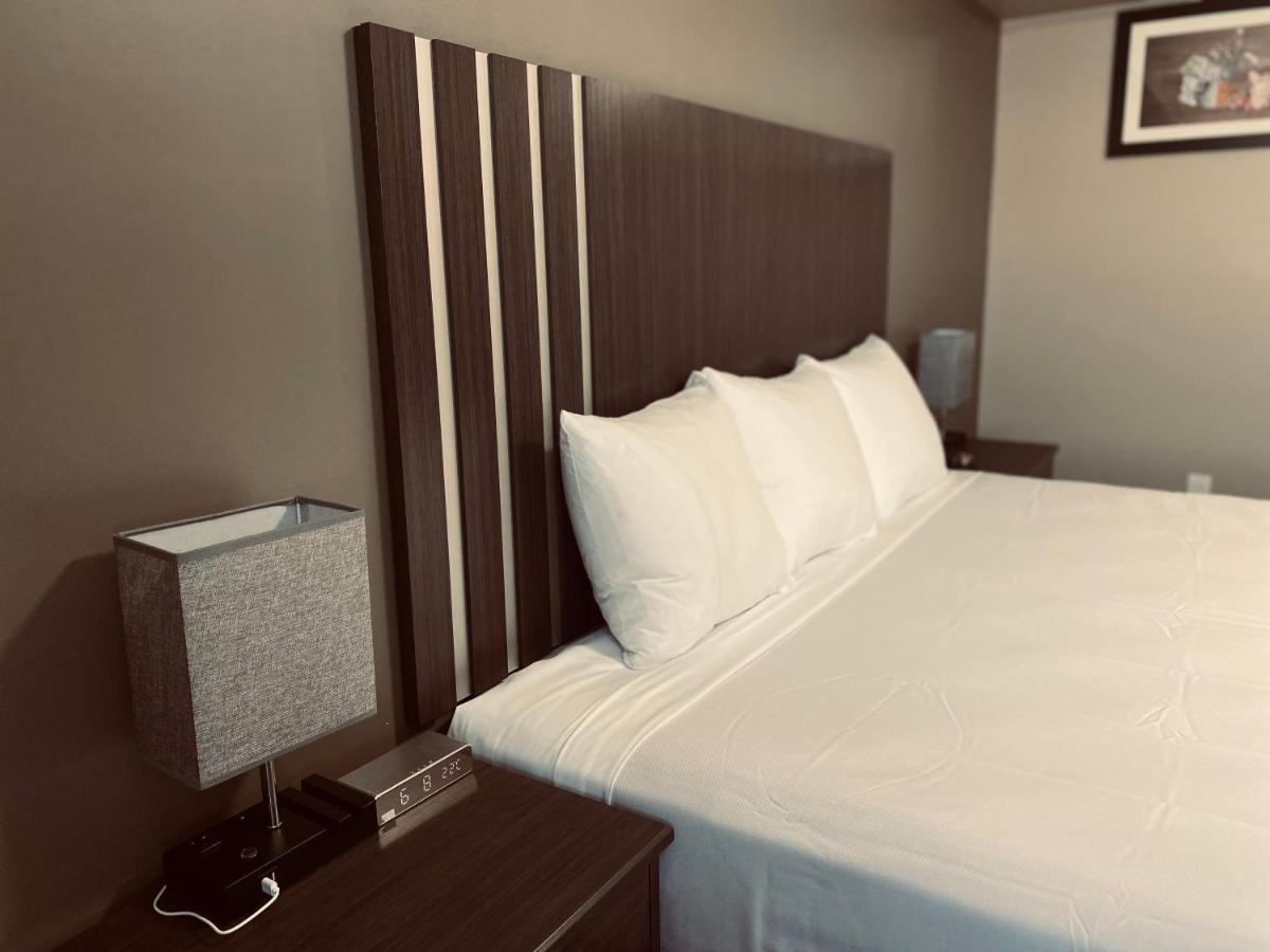 Econo Lodge Принс-Джордж Екстер'єр фото