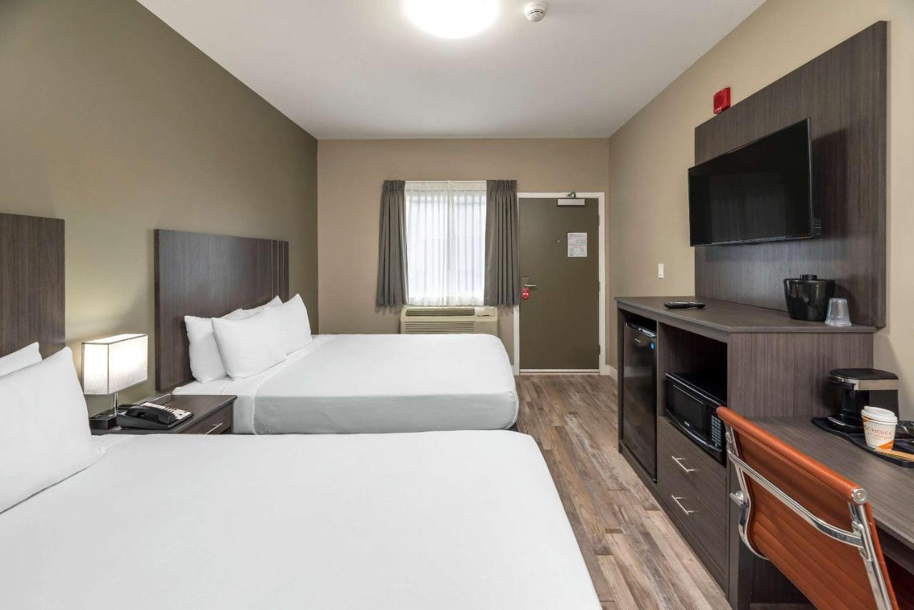 Econo Lodge Принс-Джордж Екстер'єр фото