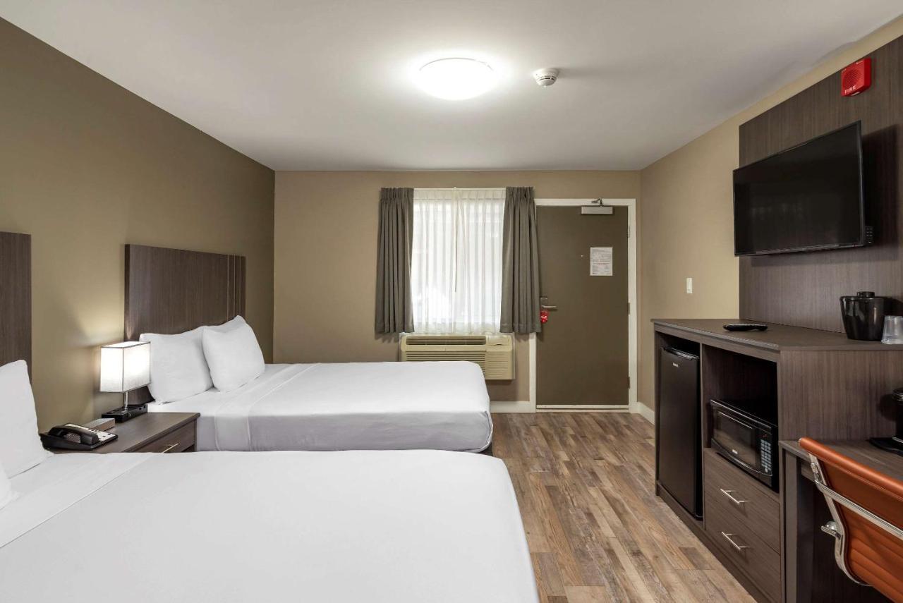 Econo Lodge Принс-Джордж Екстер'єр фото