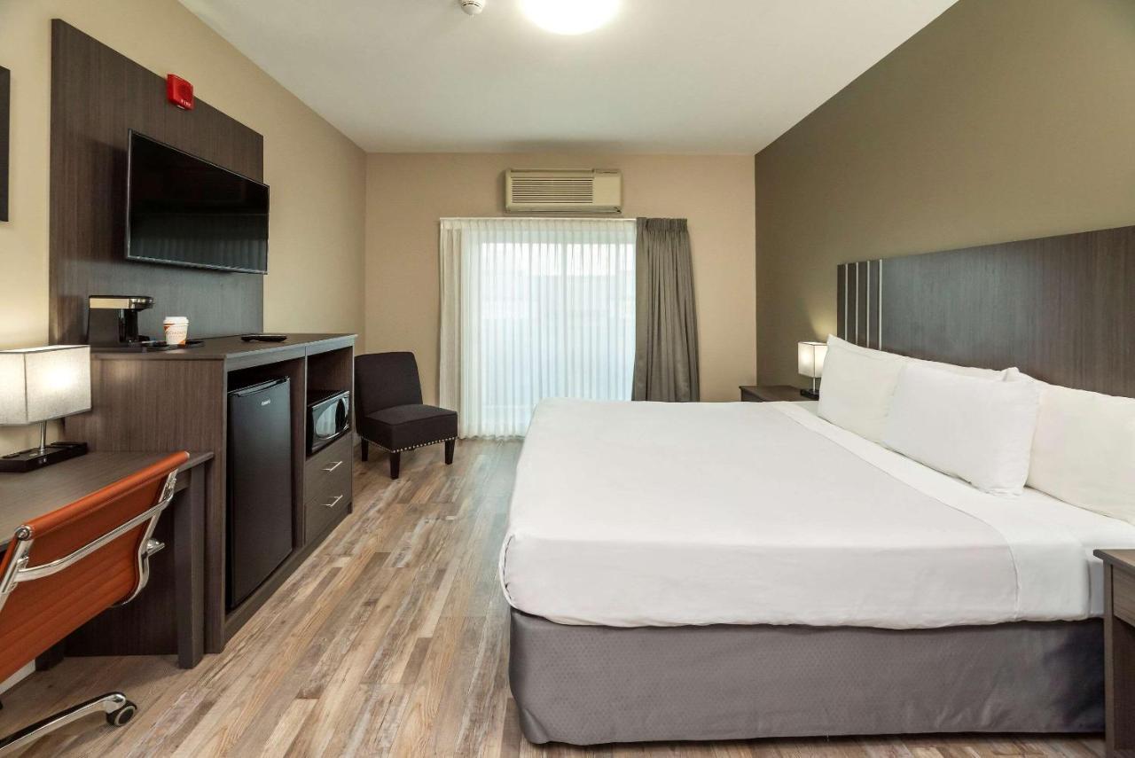 Econo Lodge Принс-Джордж Екстер'єр фото