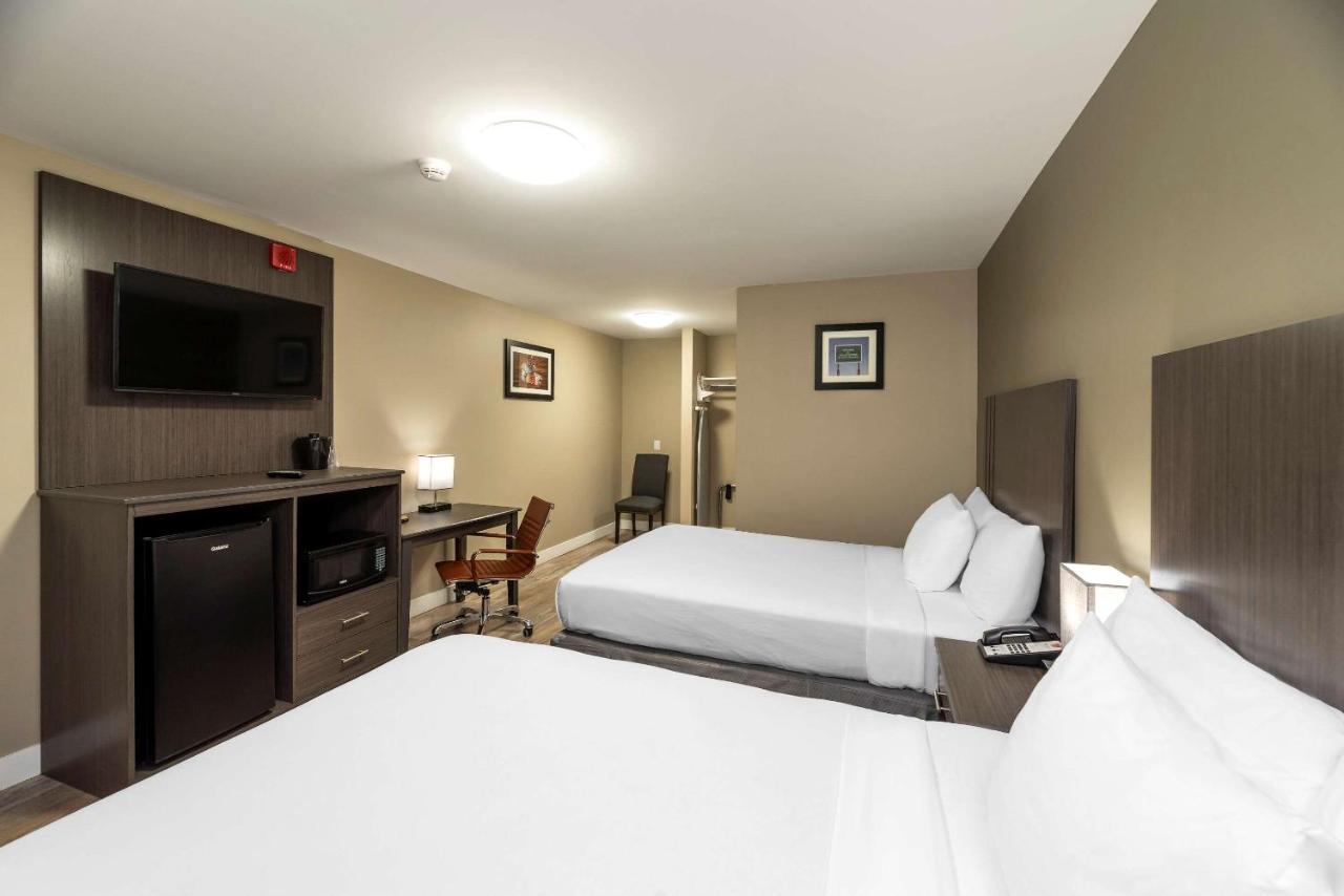Econo Lodge Принс-Джордж Екстер'єр фото