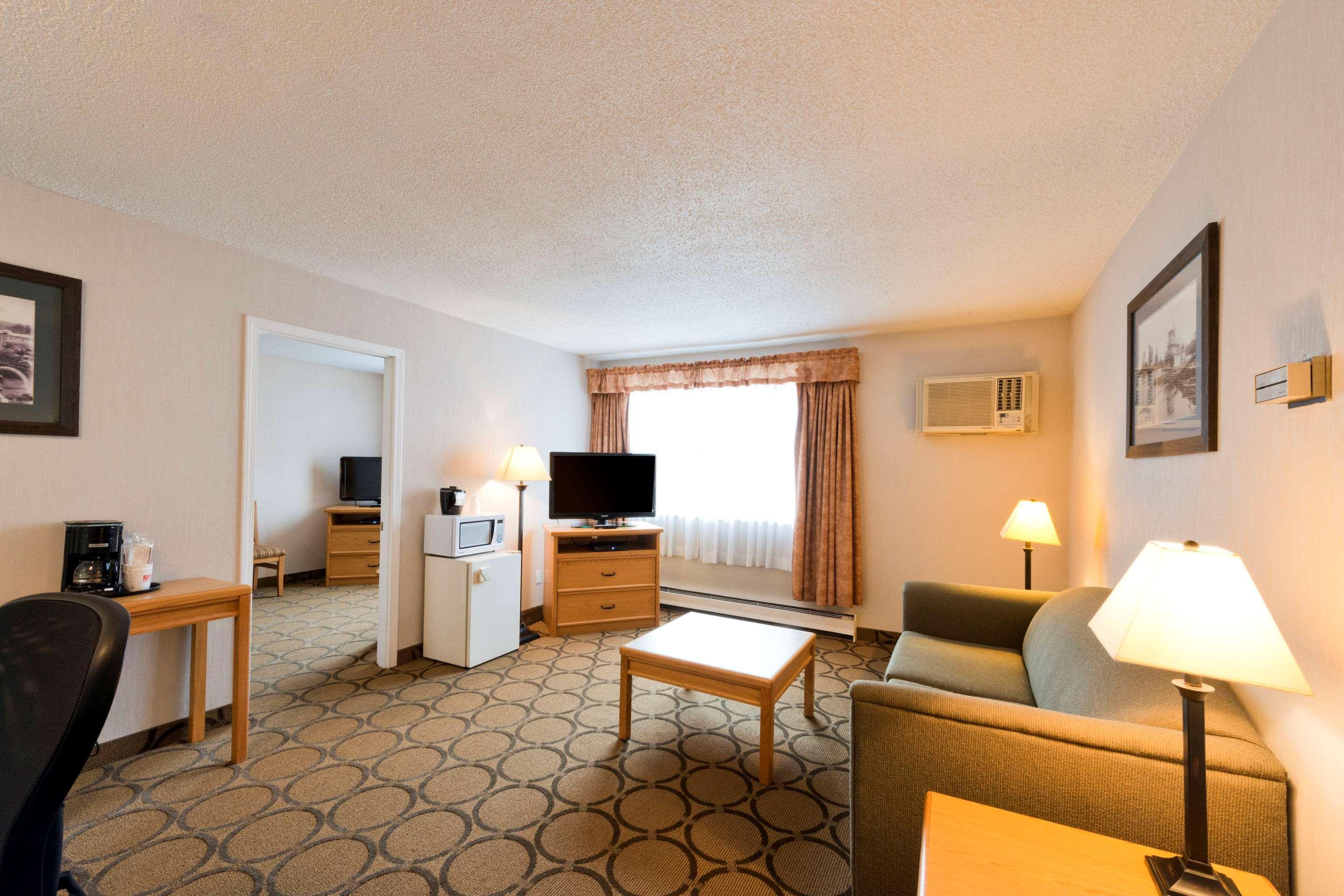 Econo Lodge Принс-Джордж Екстер'єр фото